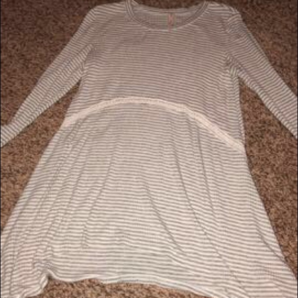 STRIPED TOP
